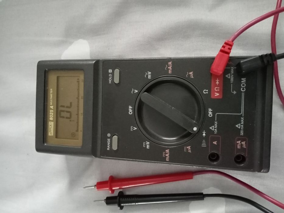 Fluke 8025A    model  1984