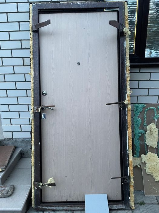 Дверь продам бронированный