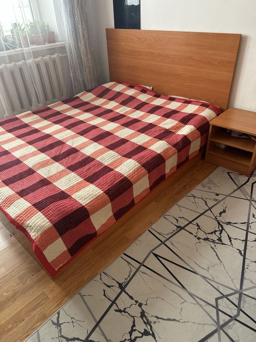 Диван и шкаф.   .