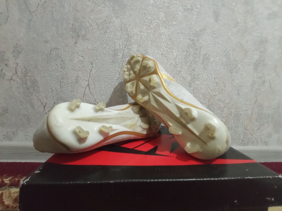 Nike phantom venom elite fg 42-43размер