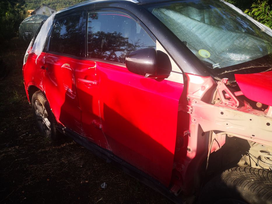 Dezmembrez  Suzuki Vitara 1.6 ddis 2015+