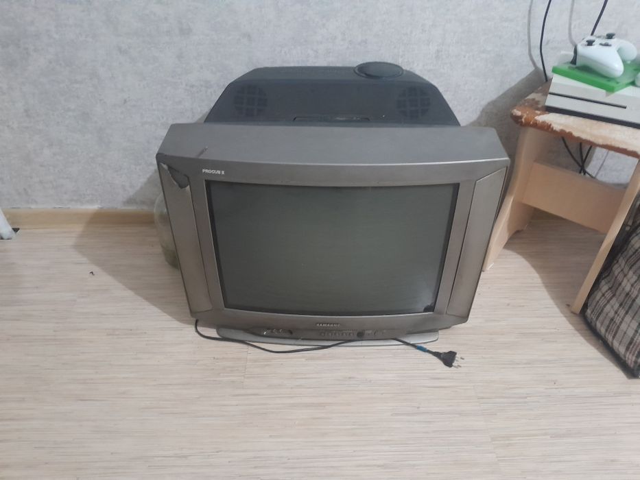 Отдам телевизор самовывоз