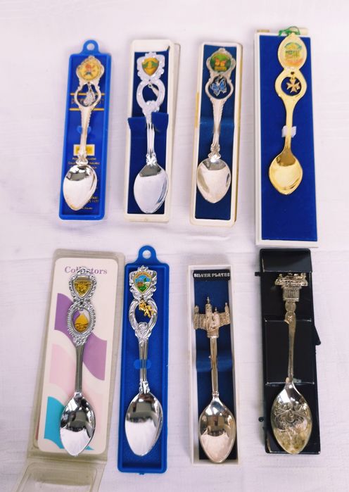 Lot 8 lingurite suvenir placate cu argint, de colectie, din anul 1994.