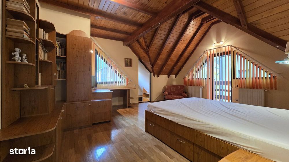 Vila Busteni la liziera padurii