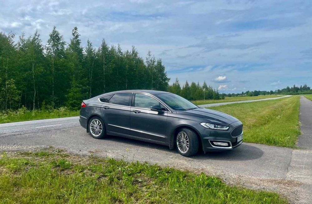 Transport masini premium si Mercedes 7+1, ținută business, pret <Uber