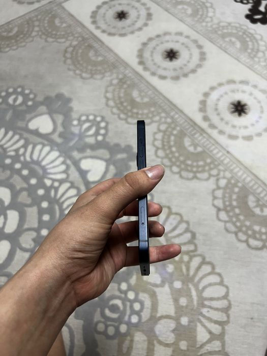 Продам смартфон  iPhone 13 128гб