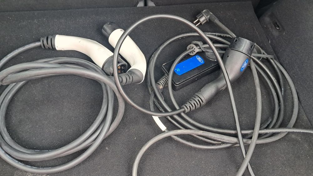 Ford Kuga Plug-In Hybrid Titanium, 225 CP,  Tva deductibil Finantare- Rate/ Garanție, INMATRICULAT,  EURO 6 Garanție 12-36 luni Finanțare  rate fixe