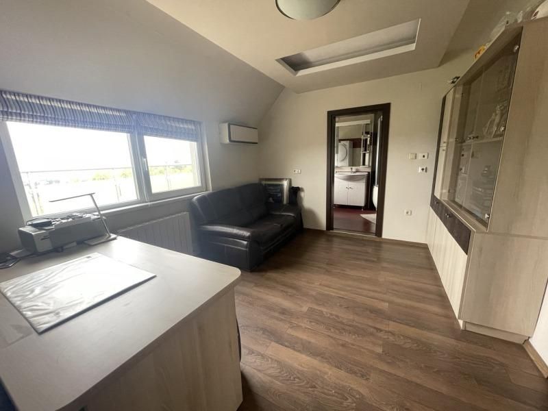 Тристаен апартамент в ж.к. Бояна.