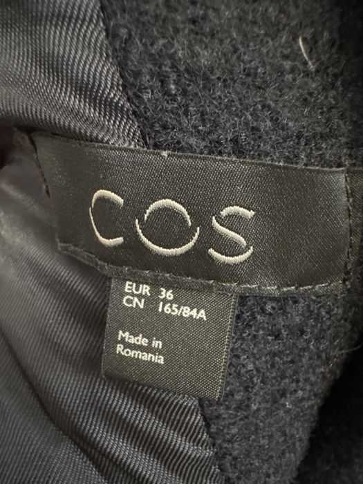 Palton bleumarin din lână (90% nou)