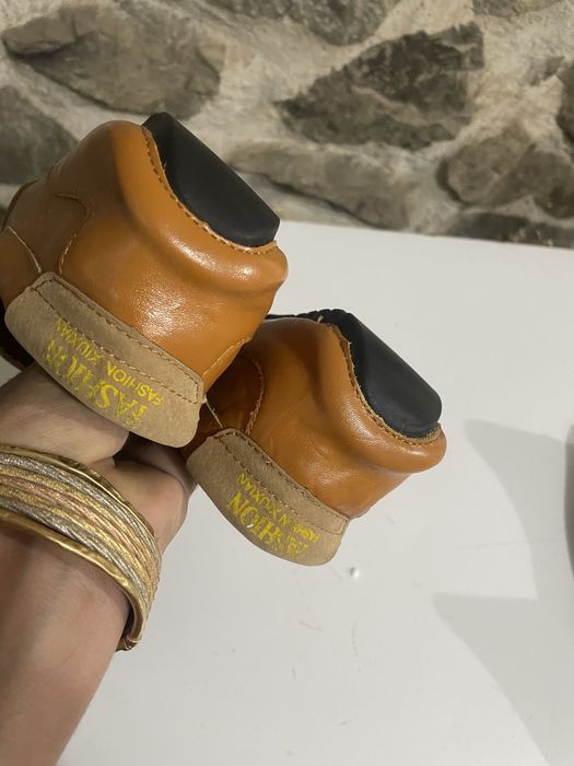 Дамски кожени обувки