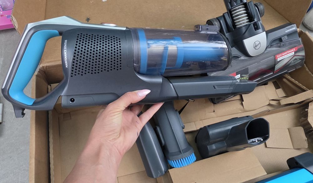 Правостояща прахосмукачка Hoover