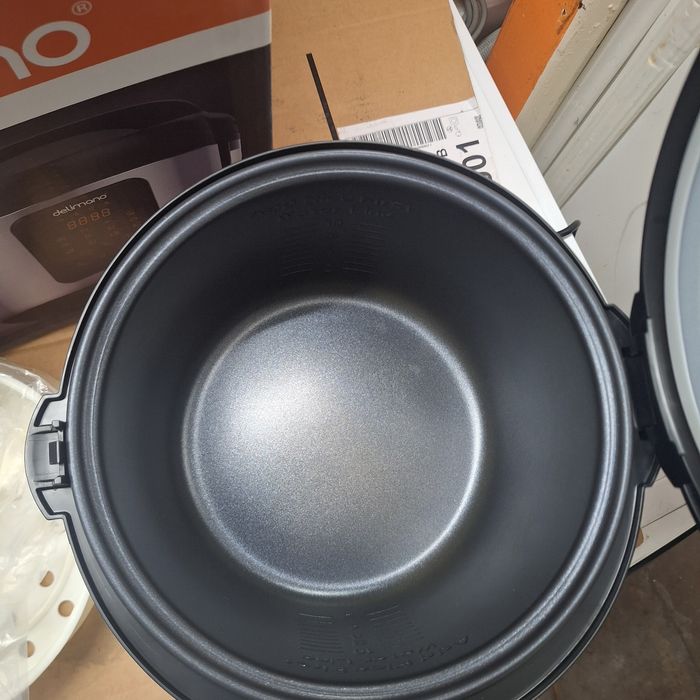 Делимано мулти кукър Селект нов неизползван 5 литра