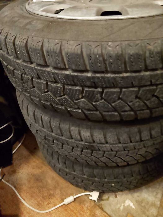 Гуми с джанти 175/65/15 + тасове