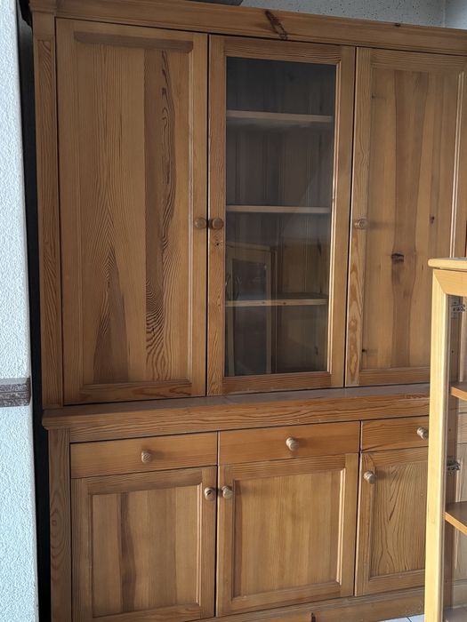 Мебели от масив библиотека