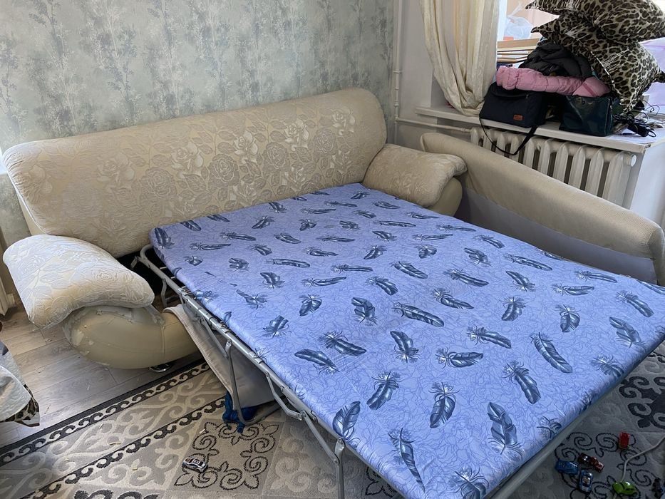 Диван даром …………..