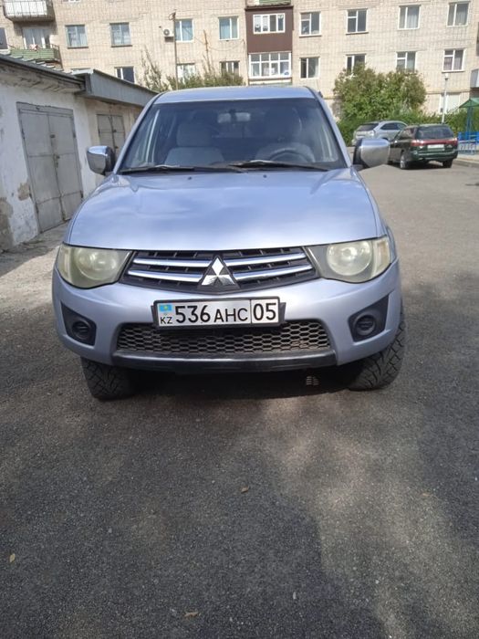 Митсубиси L200 пикап