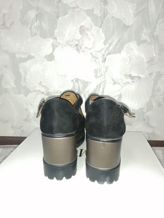 Продам туфли женские