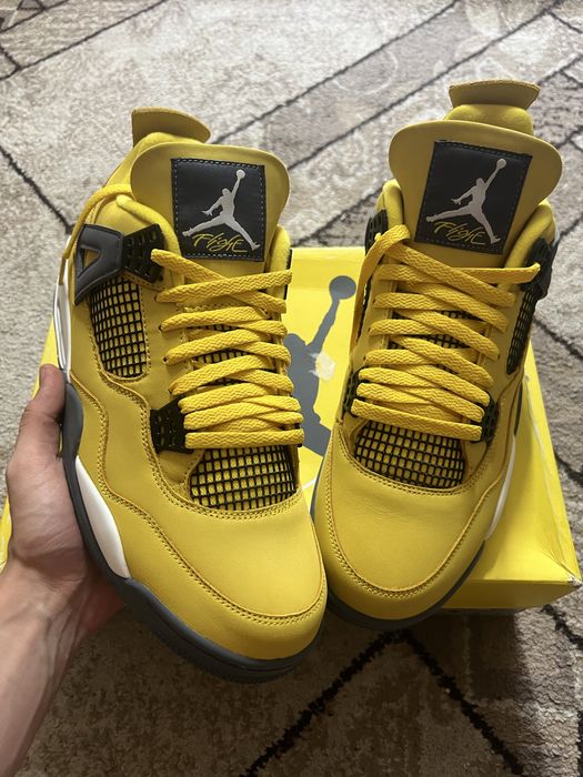 Jordan 4 Lightning