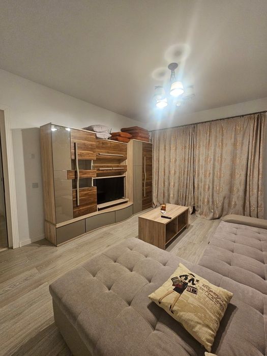Proprietar Inchiriez apartament 2 camere Royal Town Copou+parcare subt
