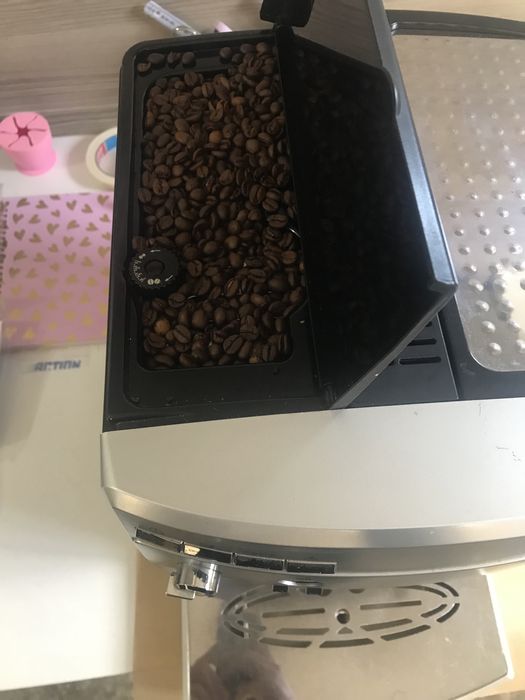 Expresor DeLonghi Magnifica