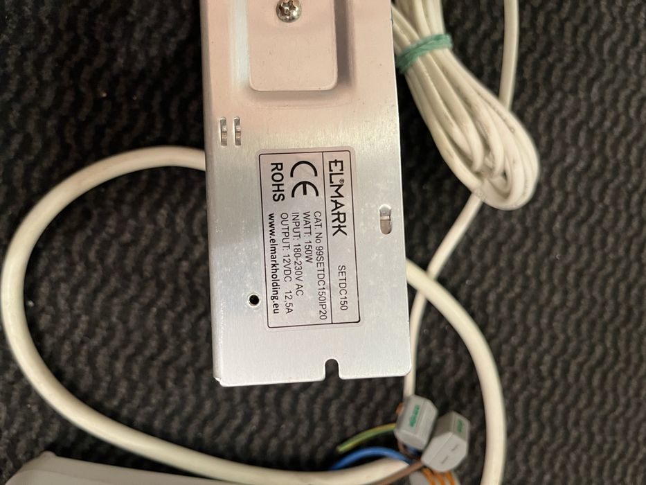 Sursa de alimentare in comutatie Elmark