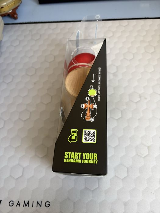 Vand sweets broken shape tracker rosu