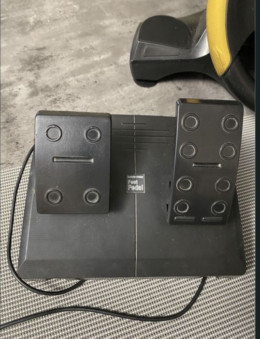 Volan gaming + schimbator secvential si pedale