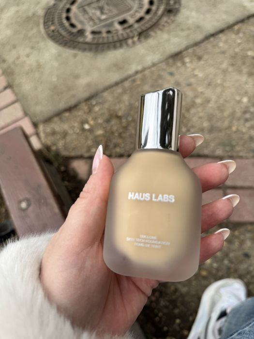 Фон дьо тен Haus Labs