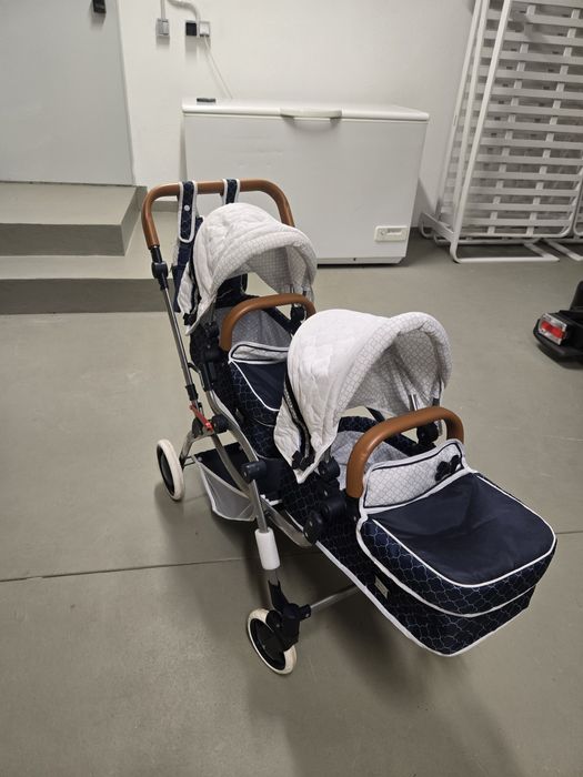 Carucior de jucarie pentru doua papusi