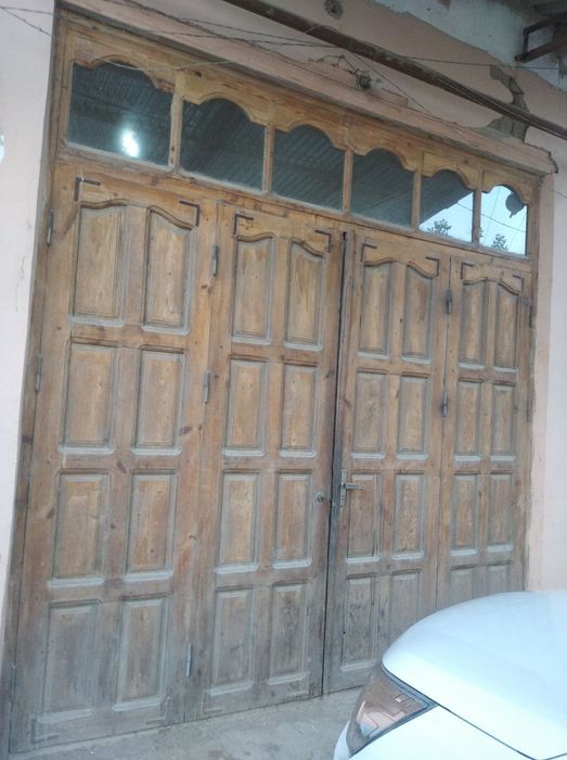 Даруаза сатылады (Нукус);  Продаётся деревянная ворота; состояние: хор