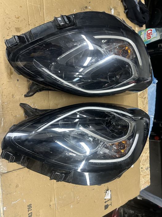 Faruri stânga dreapta ford puma.