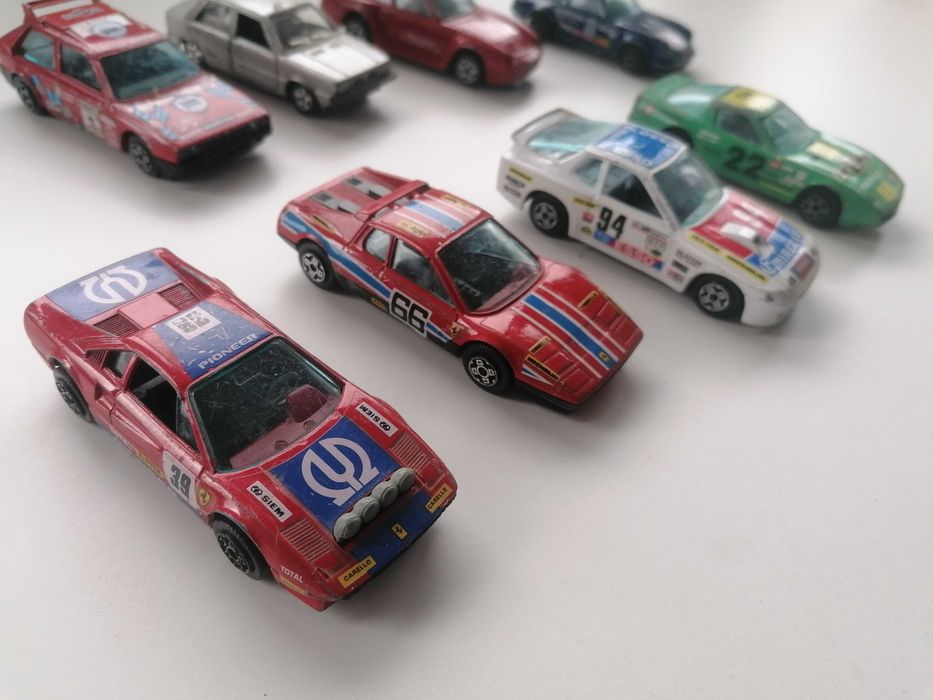 Machete Burago 1/43 vechi