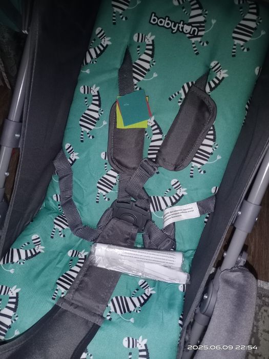 Продам новую коляску