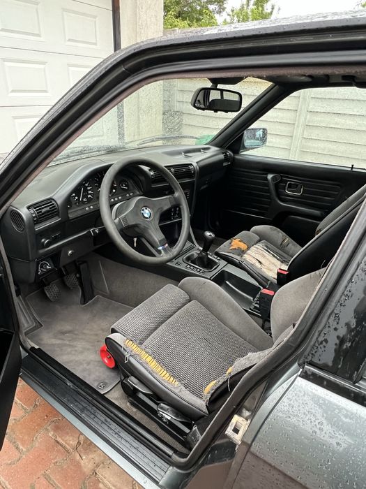 De vanzare bmw e30 318i  (ursulet)