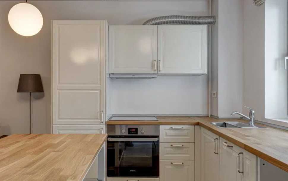 Дава се под наем Двустаен апартамент в Бургас, Изгрев - 70 кв.м за 306 € - Снимка #2