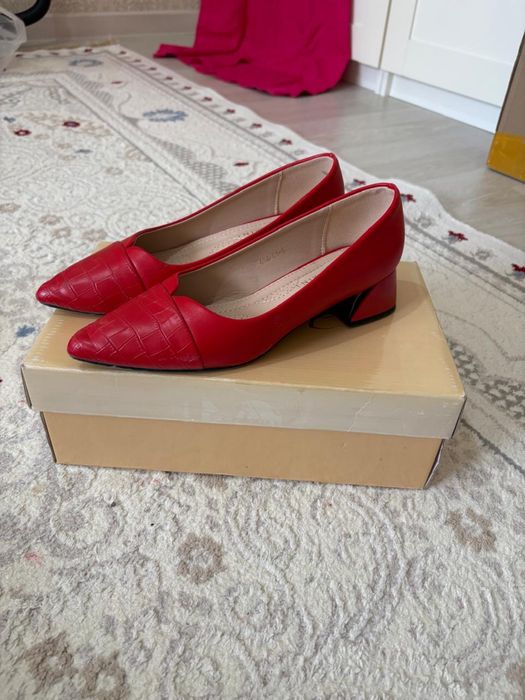 Бу одежда одевалис только 1,2 раза