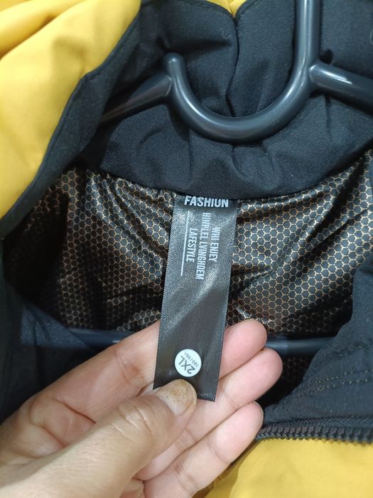 Продам женская демисезонная куртка