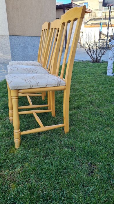 Три кухненски стола