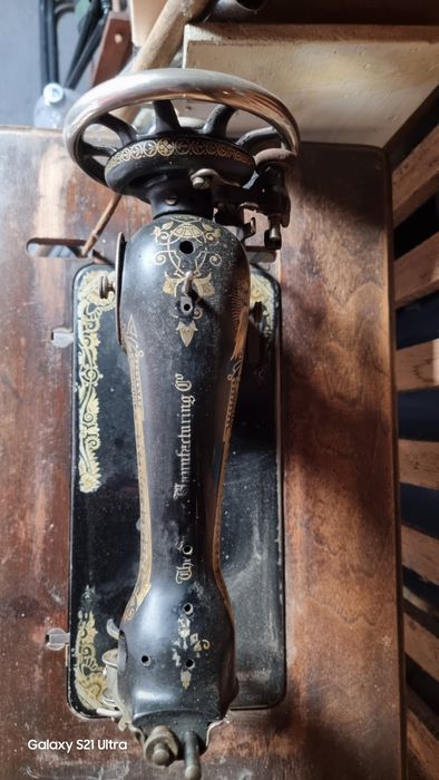 Mașina de cusut antica Singer(are peste 100 de ani)