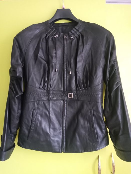 Кожаная женская куртка