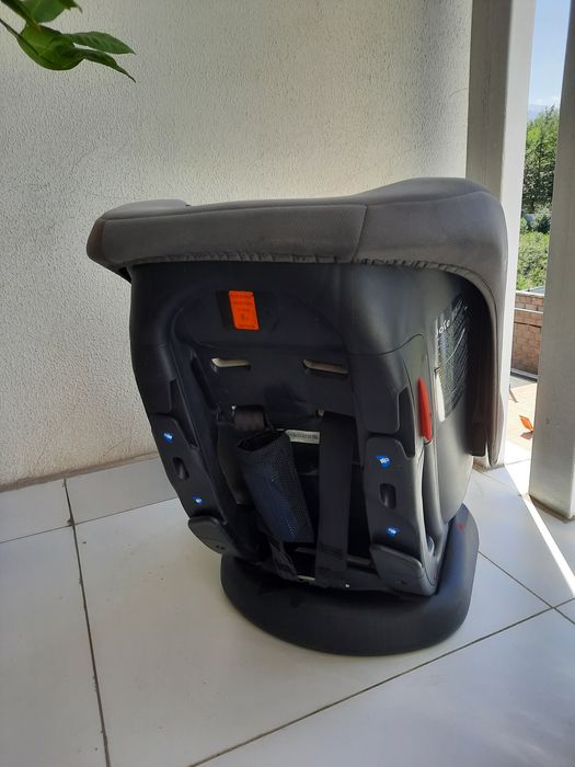 Детское автомобильное кресло Joie
