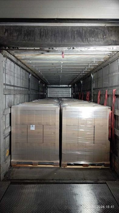 Vindem ulei rafinat și brut de floarea soarelui ambalat și vrac