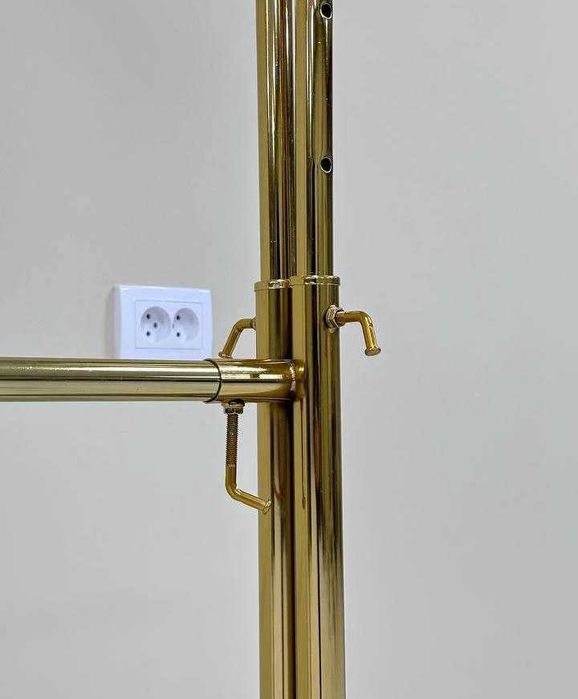 Вешалка напольная для одежды металлическая стойка в спальню garderob