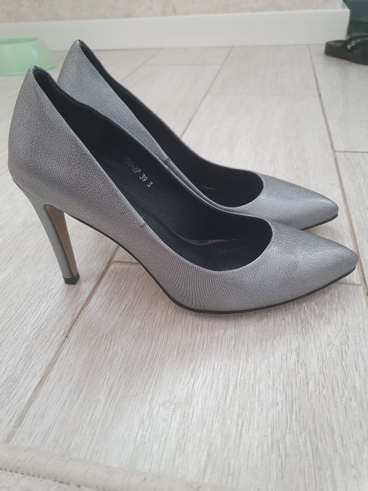 Туфли вечерние в серебристом цвете