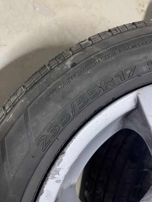 235/55/17 летние шины пара