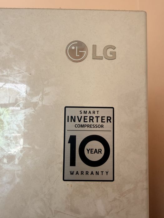 Продам холодильник LG smart INVERTER COMPRESSOR  возможен торг
