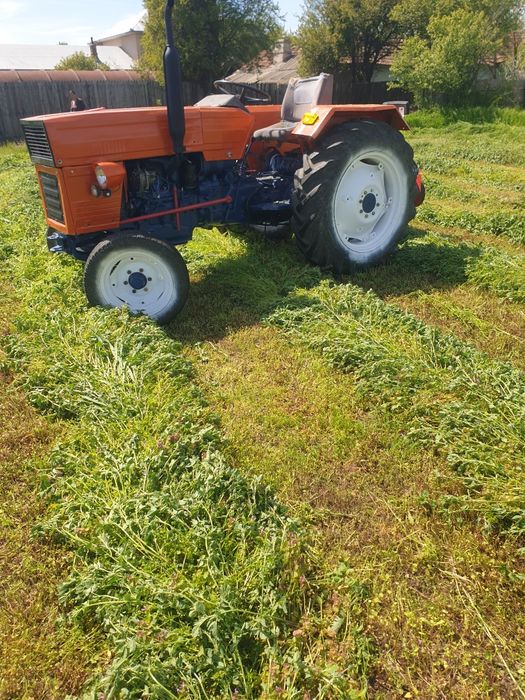 Vand tractor u445.