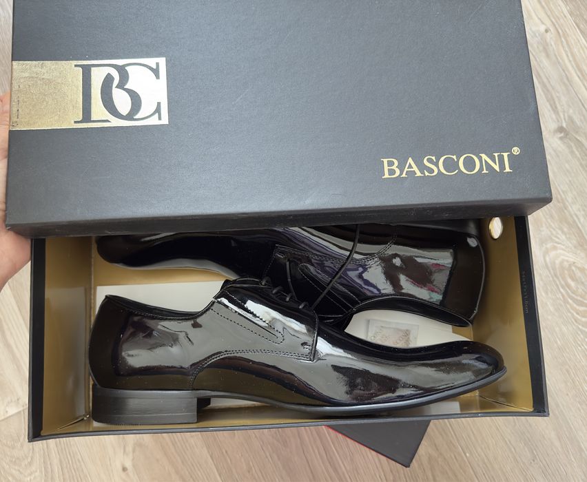 Продам новые мужские туфли Basconi лакированные р 44