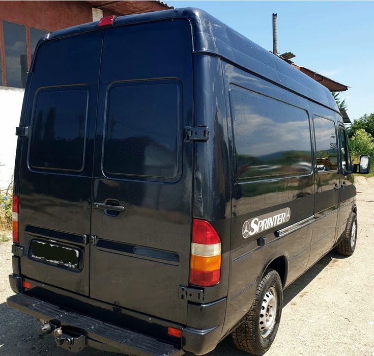 Mercedes sprinter 211 an fabricație 2000 5+1 locuri și marfa impecabil