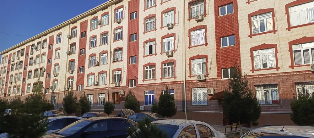 Kvartira sotiladi 1 xona 2xona qilingan